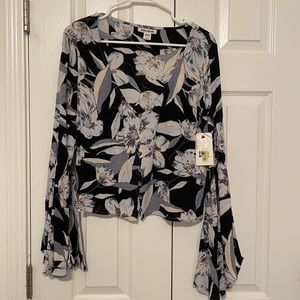 Billabong bell sleeve shirt